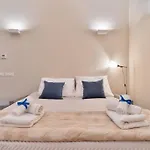 Garage-Netflix-Wifi Garden Suite